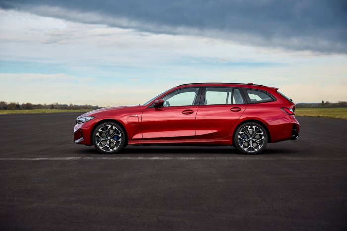 BMW Řada 3 330e (292 Hp) xDrive na prodej za 1160513 Kč