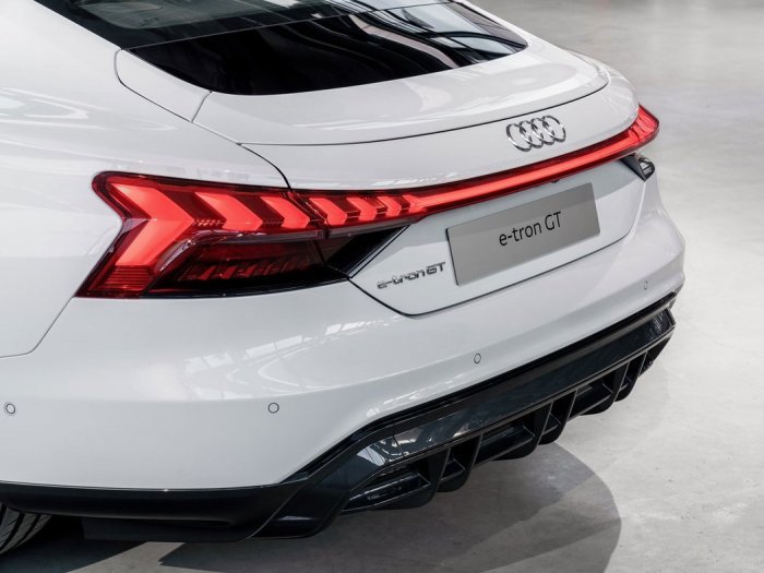 Audi E-tron GT RS e-tron GT (775 Hp) quattro na prodej za 2541421 Kč