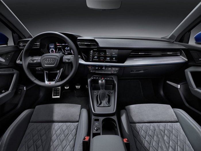 Audi A3 35 TFSI (150 Hp) Mild Hybrid S tronic na prodej za 615793 Kč