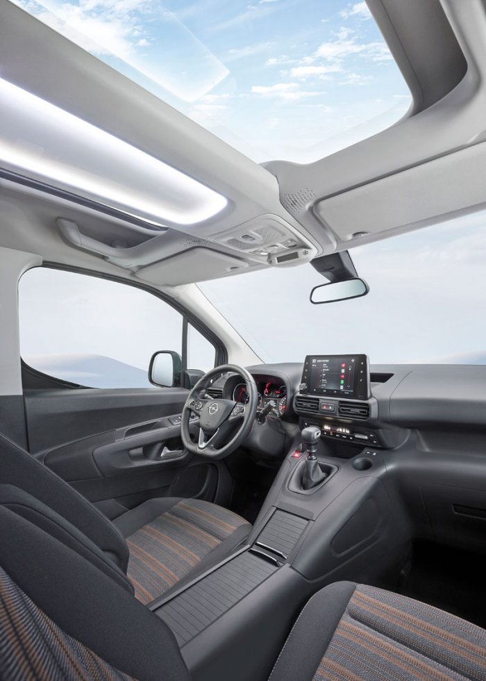Opel Combo 1.5d (102 Hp) Start/Stop na operativní leasing za 6600 Kč/měs.