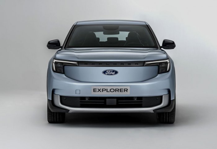 Ford Explorer 52 kWh (201 Hp) STANDARDNÍ DOJEZD RWD na operativní leasing za 14151 Kč/měs.