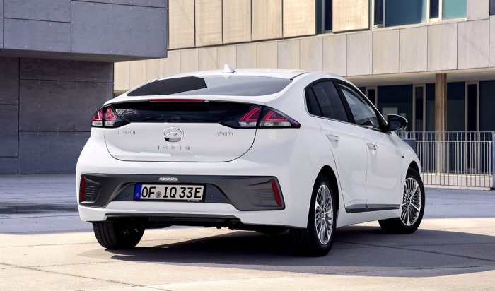 Hyundai IONIQ 38.3 kWh (136 Hp) CVT na prodej za 859496 Kč