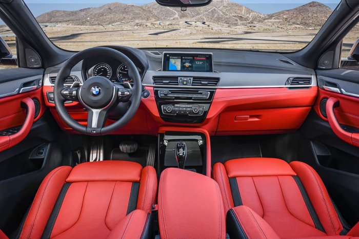 BMW X2 18i (140 Hp) sDrive na operativní leasing za 10799 Kč/měs.