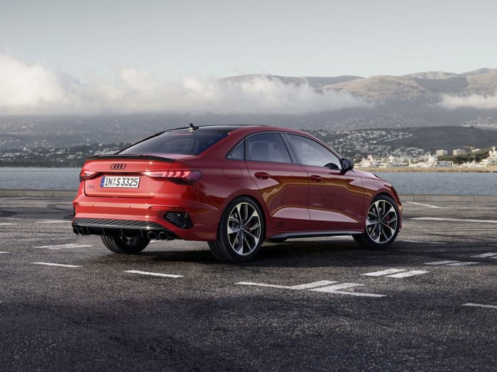 Audi S3 2.0 TFSI (333 Hp) quattro S tronic na prodej za 867686 Kč
