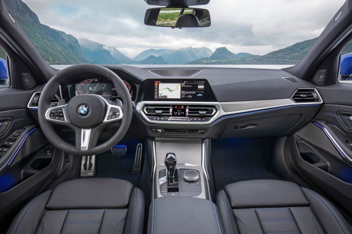 BMW Řada 3 330e (292 Hp) Plug-in Hybrid xDrive Steptronic na prodej za 1068131 Kč