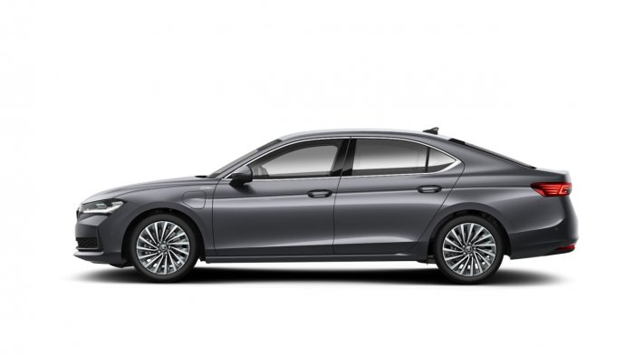 Škoda Superb 1,5 TSI iV (204 Hp) PHEV na operativní leasing za 10324 Kč/měs.