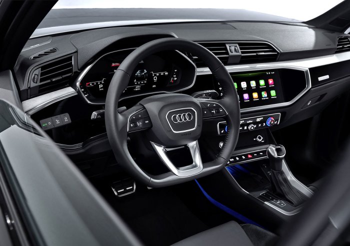 Audi Q3 35 TFSI (150 Hp) Mild Hybrid S tronic na operativní leasing za 10938 Kč/měs.