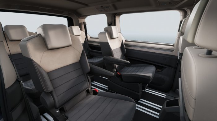 Volkswagen Multivan 2.0 TDI (150 Hp) DSG7 na operativní leasing za 15799 Kč/měs.
