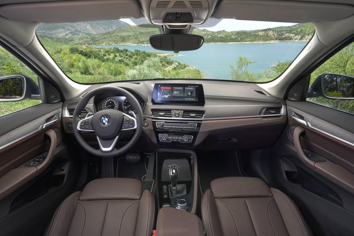 BMW X1 18d (150 Hp) xDrive Steptronic na operativní leasing za 10175 Kč/měs.