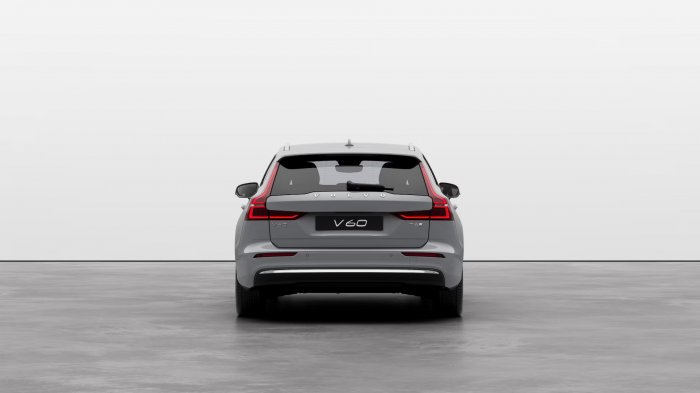 Volvo V60 Recharge 2.0 T6 (350 Hp) Plug-in Hybrid AWD Geartronic na operativní leasing za 12985 Kč/měs.