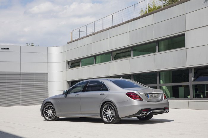 Mercedes-Benz Třída S S 500 (435 Hp) EQ Boost G-TRONIC na prodej za 2144520 Kč