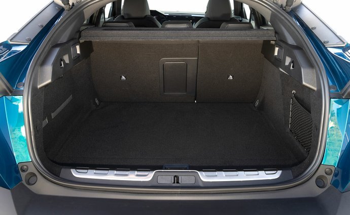 Peugeot 408 (crossover) 1.2 PureTech (130 Hp) EAT8 na operativní leasing za 8521 Kč/měs.