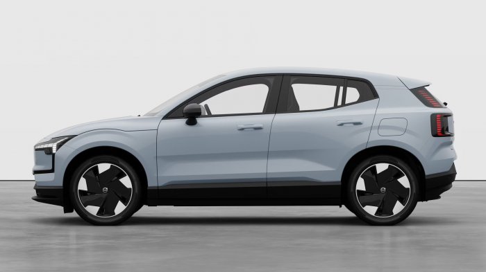 Volvo EX30 69 kWh (272 Hp) Single Motor Extended Range na operativní leasing za 10736 Kč/měs.