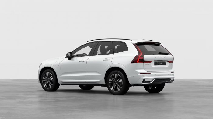 Volvo XC60 2.0 T6 (350 Hp) AWD na operativní leasing za 15849 Kč/měs.