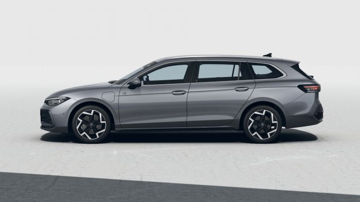 Volkswagen Passat 1,5 TSI PHEV (204 Hp) DSG na operativní leasing za 12202 Kč/měs.