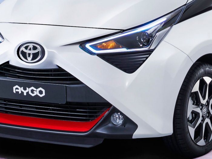 Toyota Aygo 1.0 VVT-i (72 Hp) na operativní leasing za 4309 Kč/měs.