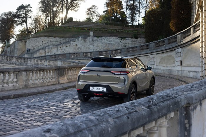 Citroen DS 3 Hybrid 145 (145 Hp) e-DSC6 na operativní leasing za 11299 Kč/měs.