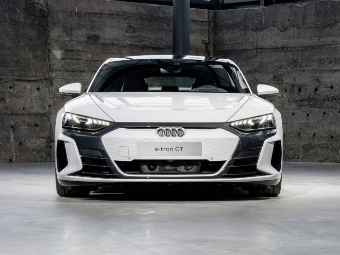 Audi E-tron GT RS e-tron GT (775 Hp) quattro na prodej za 2541421 Kč