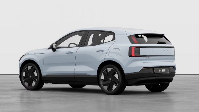 Volvo EX30 69 kWh (272 Hp) Single Motor Extended Range na operativní leasing za 10736 Kč/měs.