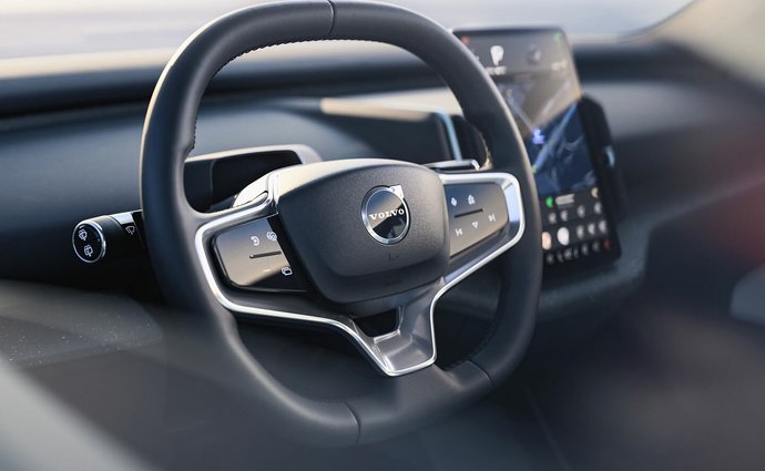 Volvo EX30 69 kWh (272 Hp) Single Motor Extended Range na operativní leasing za 12723 Kč/měs.