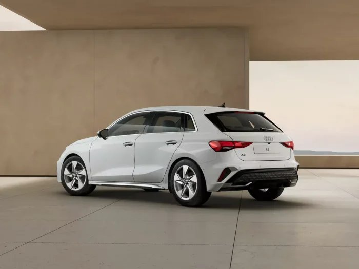 Audi A3 35 TFSI (150 Hp) Mild Hybrid S tronic na operativní leasing za 9359 Kč/měs.