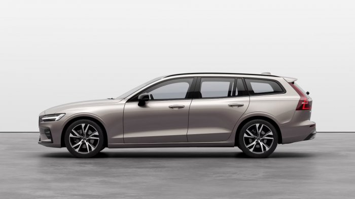 Volvo V60 2.0 B4 (197 Hp) Mild Hybrid Automatic na operativní leasing za 9315 Kč/měs.