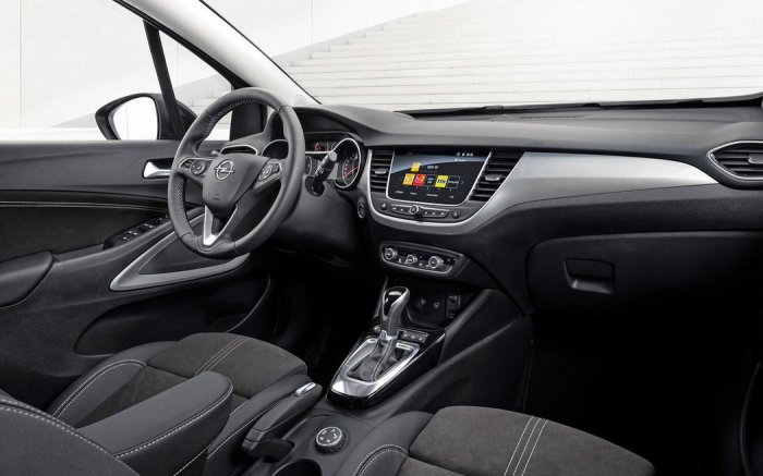 Opel Crossland X 1.2i (83 Hp) na operativní leasing za 5706 Kč/měs.