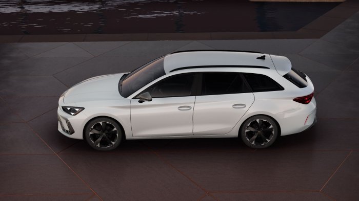 Cupra Leon 1.5 eTSI (150 Hp) DSG na operativní leasing za 6631 Kč/měs.