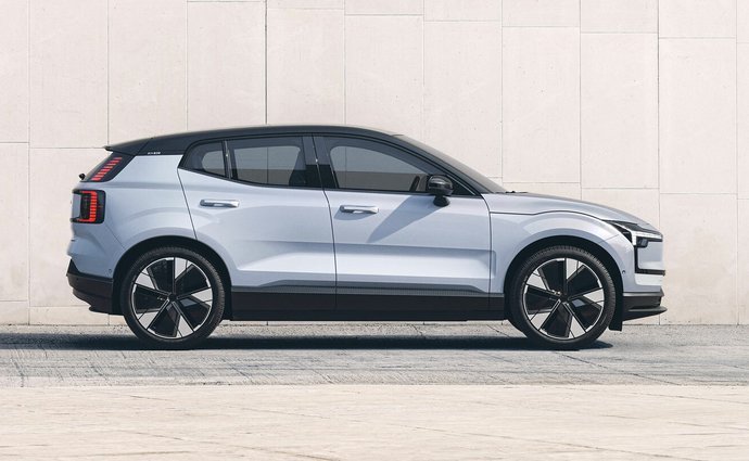 Volvo EX30 69 kWh (272 Hp) Single Motor Extended Range na operativní leasing za 12723 Kč/měs.