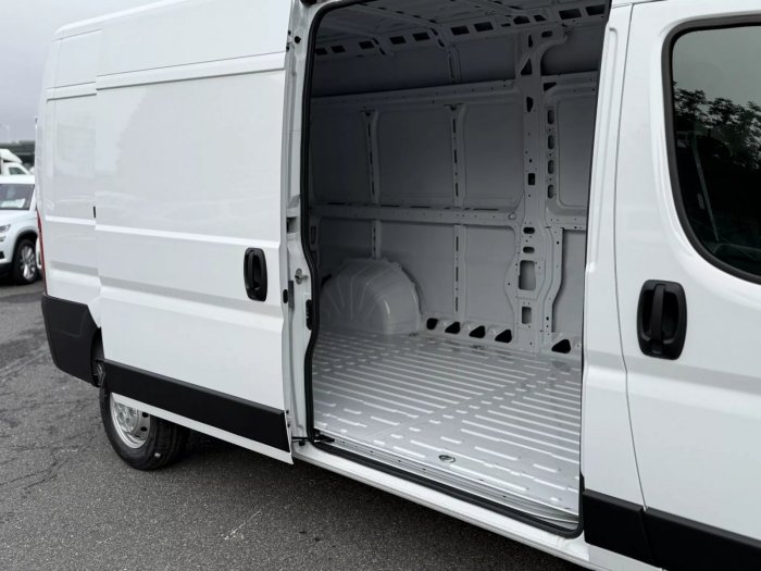 Opel Movano 2.2 CDTi (140 Hp) 6 st. manual na operativní leasing za 8785 Kč/měs.