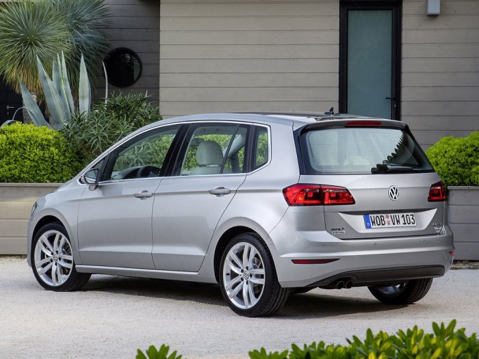 Volkswagen Golf 1.5 TSI ACT (131 Hp) na operativní leasing za 7055 Kč/měs.