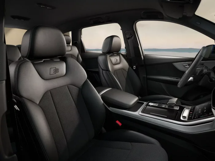 Audi Q7 TFSI e (394 Hp) Plug-in na operativní leasing za 22387 Kč/měs.