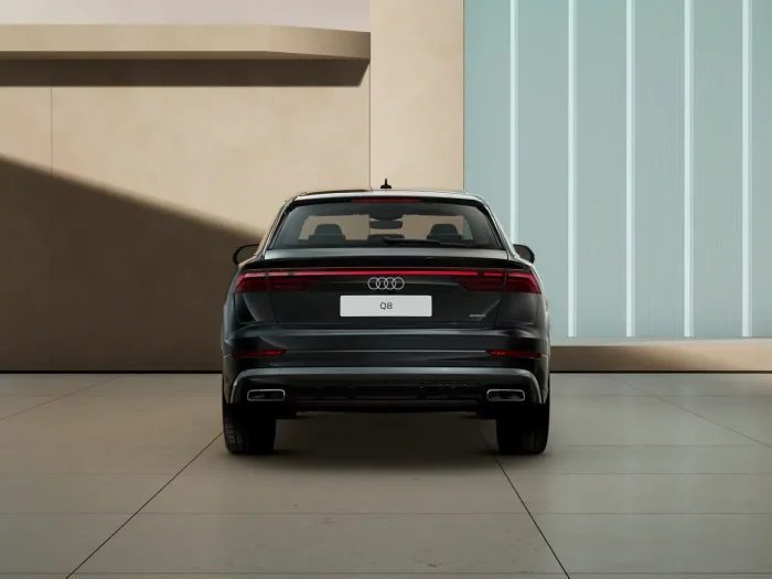 Audi Q8 TFSI e (394 Hp) Plug-in na operativní leasing za 27742 Kč/měs.