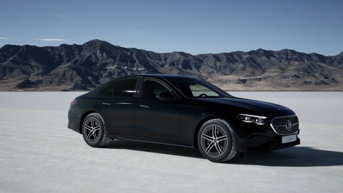 Mercedes-Benz Třída E E 220d (197 Hp) Mild Hybrid 4MATIC 9G-TRONIC na operativní leasing za 24725 Kč/měs.