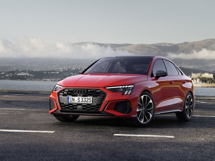 Audi S3 2.0 TFSI (333 Hp) quattro S tronic na prodej za 867686 Kč