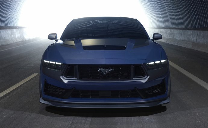 Ford Mustang GT 5.0 V8 (446 Hp) SelectShift na operativní leasing za 21644 Kč/měs.