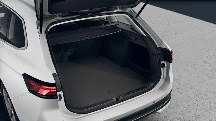 Volkswagen Passat 1,5 TSI PHEV (204 Hp) DSG na operativní leasing za 11494 Kč/měs.