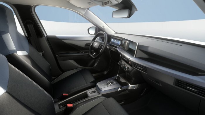 Opel Frontera 1.2 (110 Hp) eDCT na operativní leasing za 6031 Kč/měs.