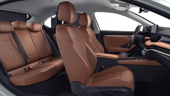 Škoda Superb 2,0 TDI (191 Hp) 4x4 na operativní leasing za 13499 Kč/měs.