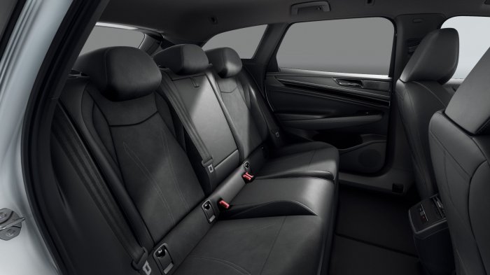 Volkswagen ID.7 77 kWh (286 Hp) na operativní leasing za 15873 Kč/měs.