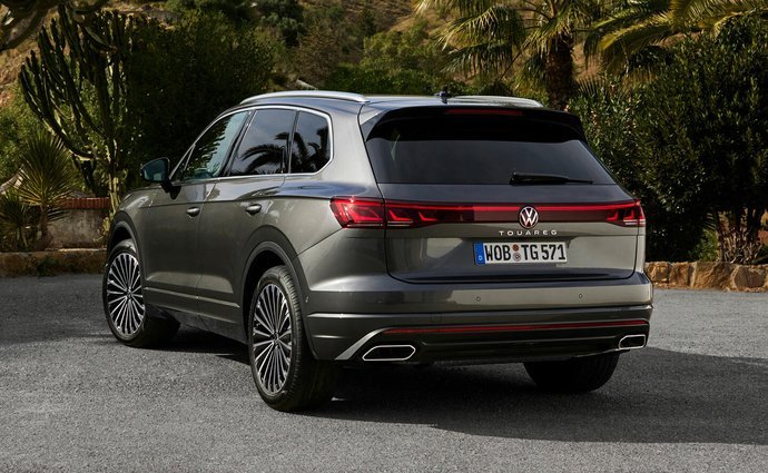 Volkswagen Touareg 3.0 V6 TDI (286 Hp) 4MOTION Tiptronic na operativní leasing za 23999 Kč/měs.
