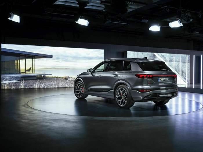 Audi Q6 e-tron SQ6 e-tron (489 Hp) quattro na prodej za 1673322 Kč