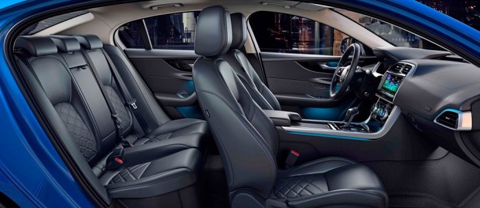 Jaguar XE 2.0i (300 Hp) AWD Automatic na prodej za 1567894 Kč