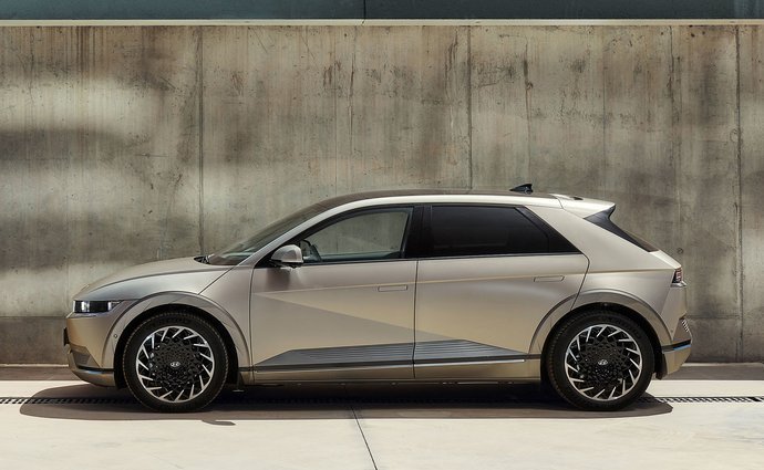 Hyundai IONIQ 5 ECO 58 kWh (170 Hp) na prodej za 999992 Kč