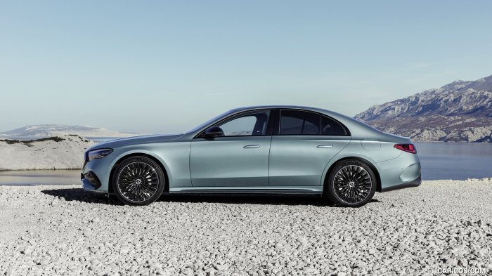 Mercedes-Benz Třída E E 300e (313 Hp) Plug-in Hybrid 9G-TRONIC na prodej za 1368960 Kč